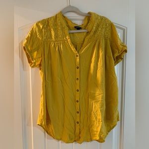 Torrid Mustard Yellow Blouse with Lace Detail (Size 1)